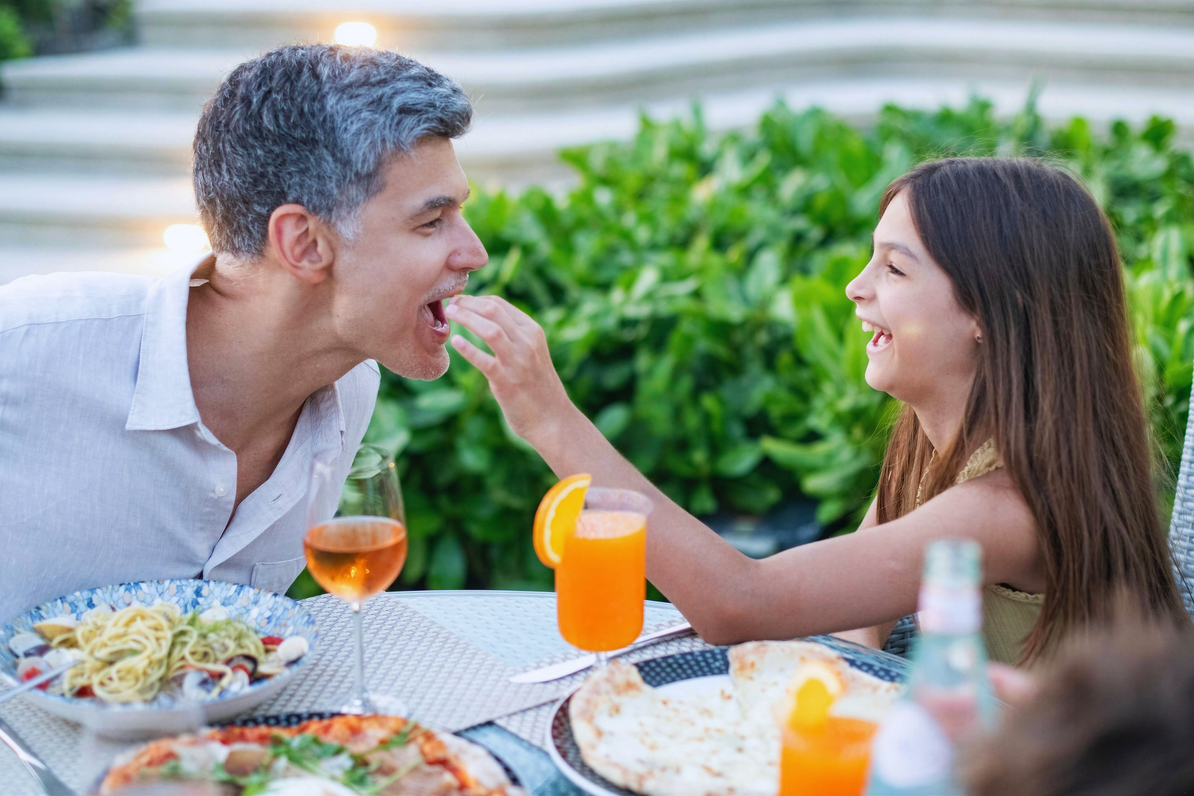 ANTHLG - Family Dining
